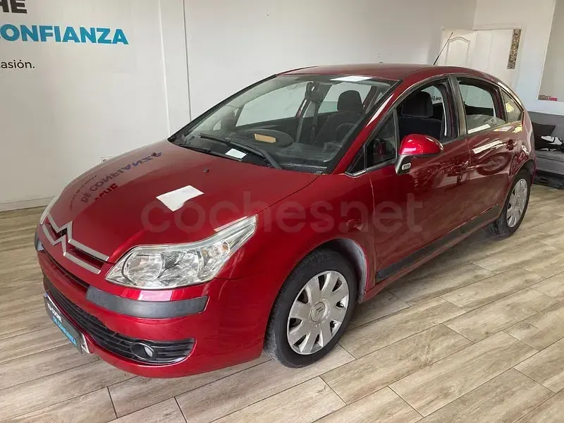Usado Citroën C4 110 CV (80 kW) 2007 Granate Berlina