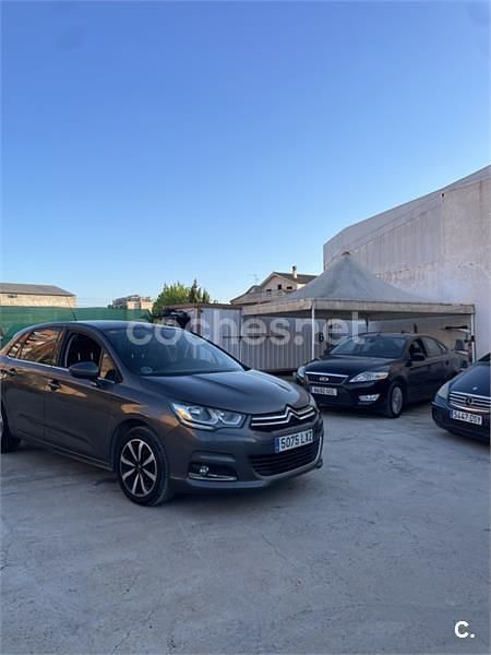 Begagnad Citroën C4 Live 120 HK (88 kW) 2017 Grå Sedan