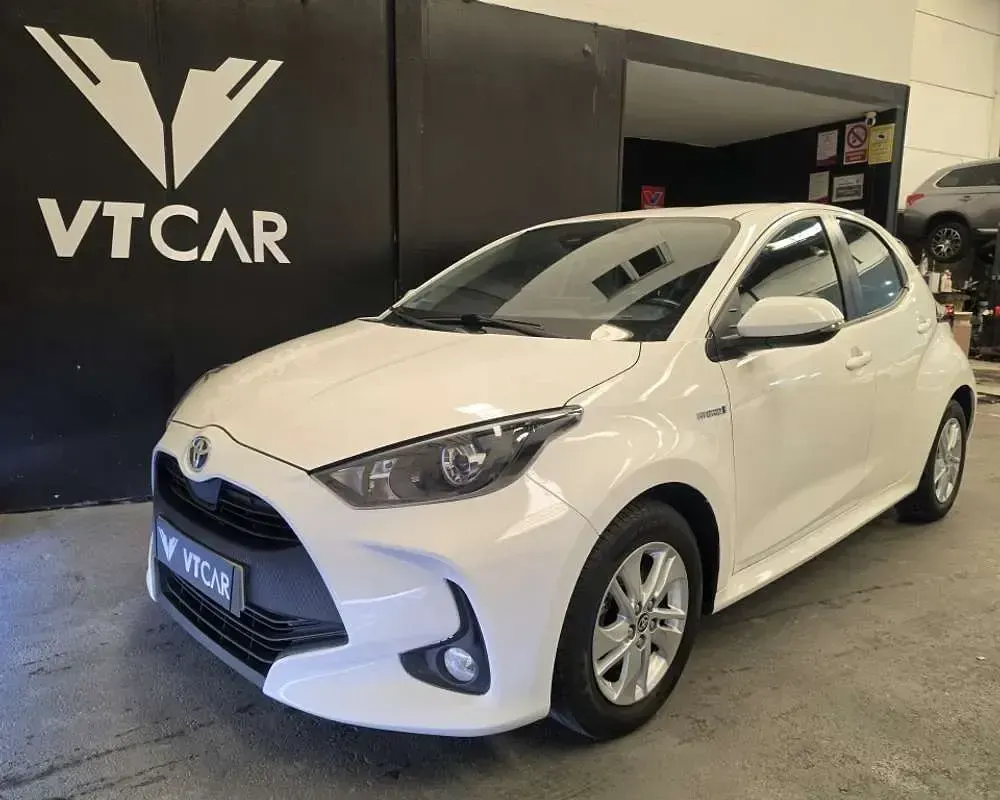 Usado Toyota Yaris Business Edition 116 CV (85 kW) 2021 Blanco Utilitario