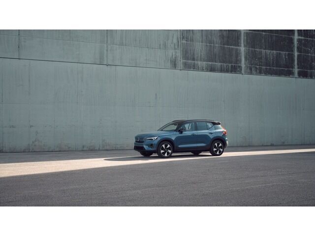 Usado Volvo XC40 Core 185 kW (252 CV) 2023 Azul SUV