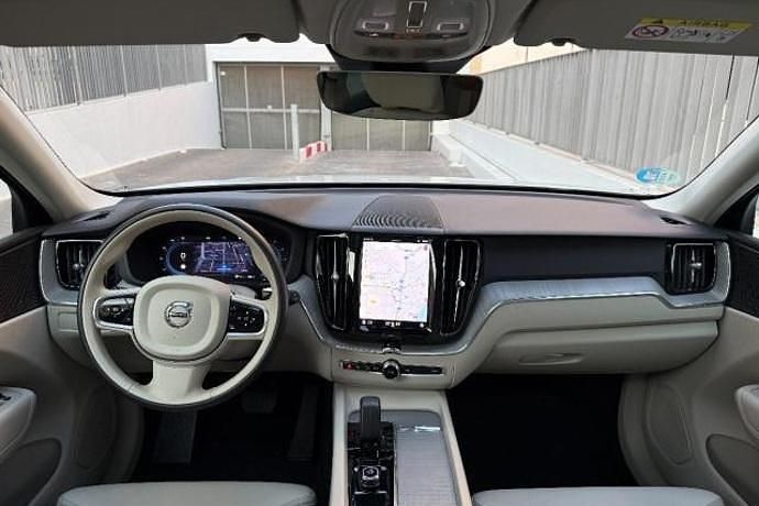 Usado Volvo XC60 Plus 197 CV (144 kW) 2023 SUV