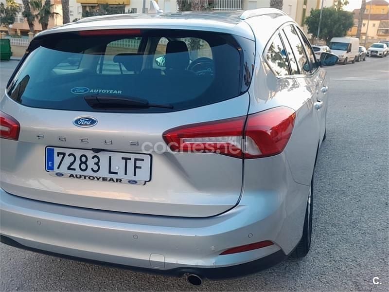 Usado Ford Focus Active 120 CV (88 kW) 2021 Gris / plata Familiar