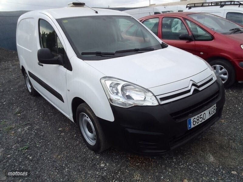 Usado Citroën Berlingo 75 CV (55 kW) 2017 Blanco Monovolumen