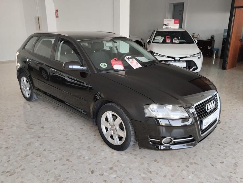 Usado Audi A3 Sportback 105 CV (77 kW) 2012 Negro Utilitario