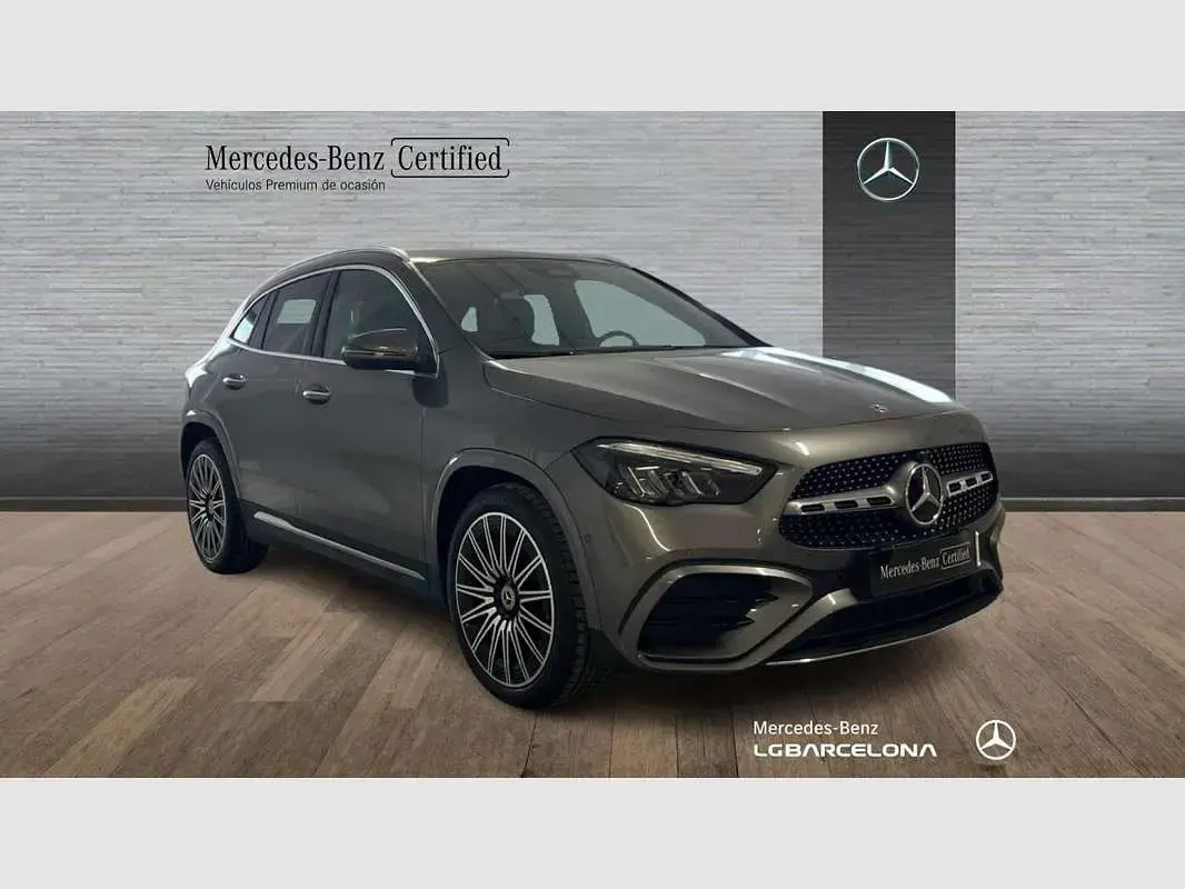 Usado Mercedes GLA200 150 CV (110 kW) 2025 Gris SUV
