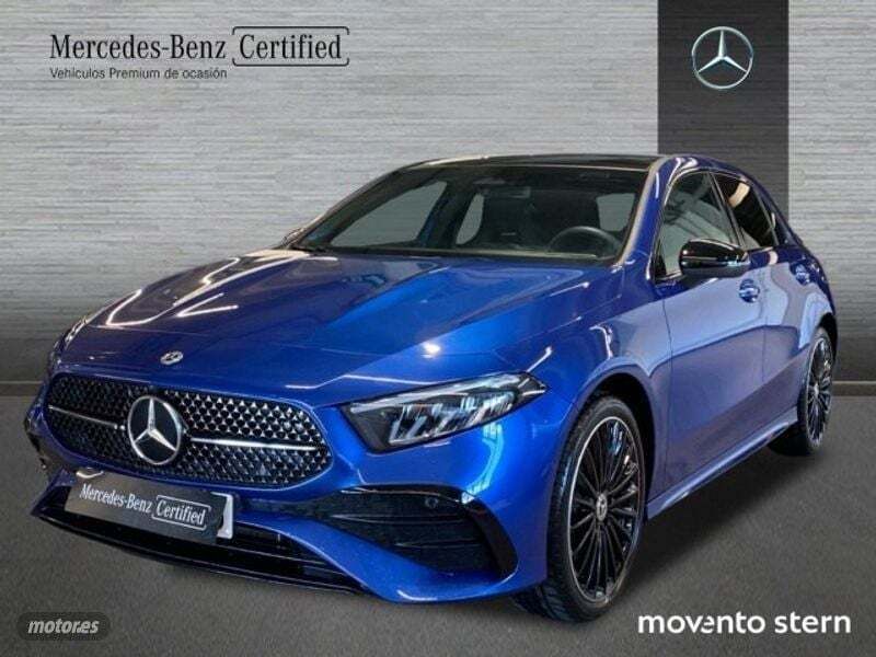 Azul espectra Usado 2024 Mercedes A250 AMG line Berlina | 38.500 € (Precio justo) - Imagen 1/4