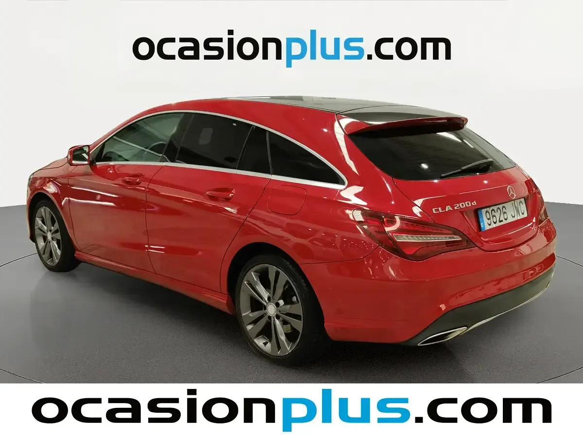 Usado Mercedes CLA200 136 CV (100 kW) 2017 Rojo Coupe
