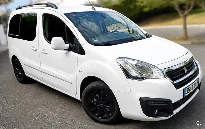 Usado Peugeot TePee Active 100 CV (73 kW) 2016 Blanco Monovolumen