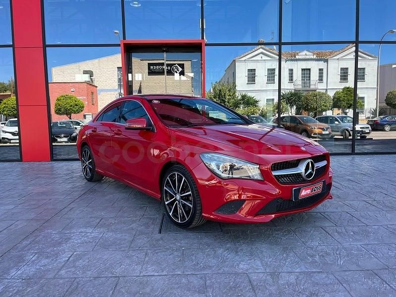 Usado Mercedes CLA200 Urban 136 CV (100 kW) 2015 Rojo Berlina