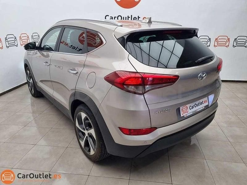 Usado Hyundai Tucson 141 CV (103 kW) 2018 Gris / plata SUV
