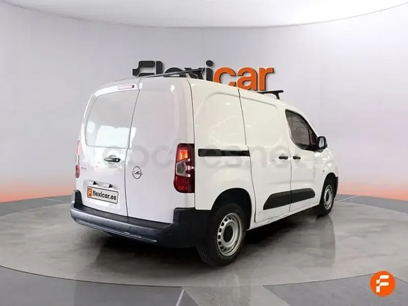 Usado Opel Combo Life Edition 102 CV (75 kW) 2022 Blanco Monovolumen
