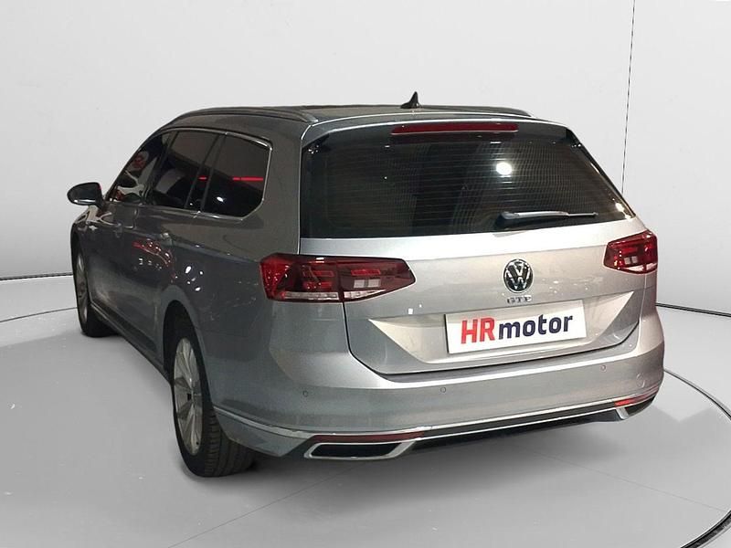 Usado VW Passat GTE 218 CV (160 kW) 2022 Gris Familiar