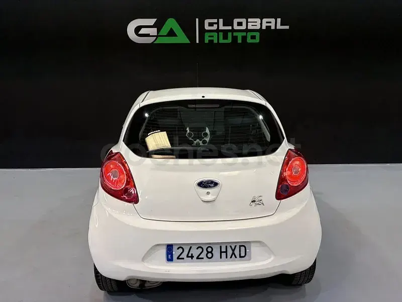 Usado Ford Ka 69 CV (50 kW) 2014 Blanco Berlina