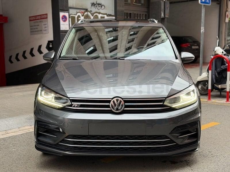 Usado VW Touran Sportline 150 CV (110 kW) 2019 Gris / plata Monovolumen