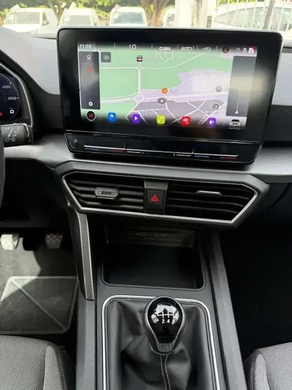 Usado Seat Leon ST FR 150 CV (110 kW) 2023 Blanco Familiar