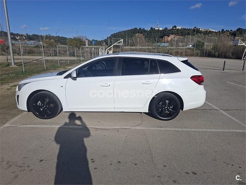 Blanco Usado 2013 Chevrolet Cruze LTZ Familiar | 6800 € (Precio justo) - Imagen 1/4