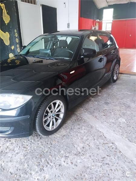 Usado BMW 116 122 CV (89 kW) 2010 Negro Utilitario