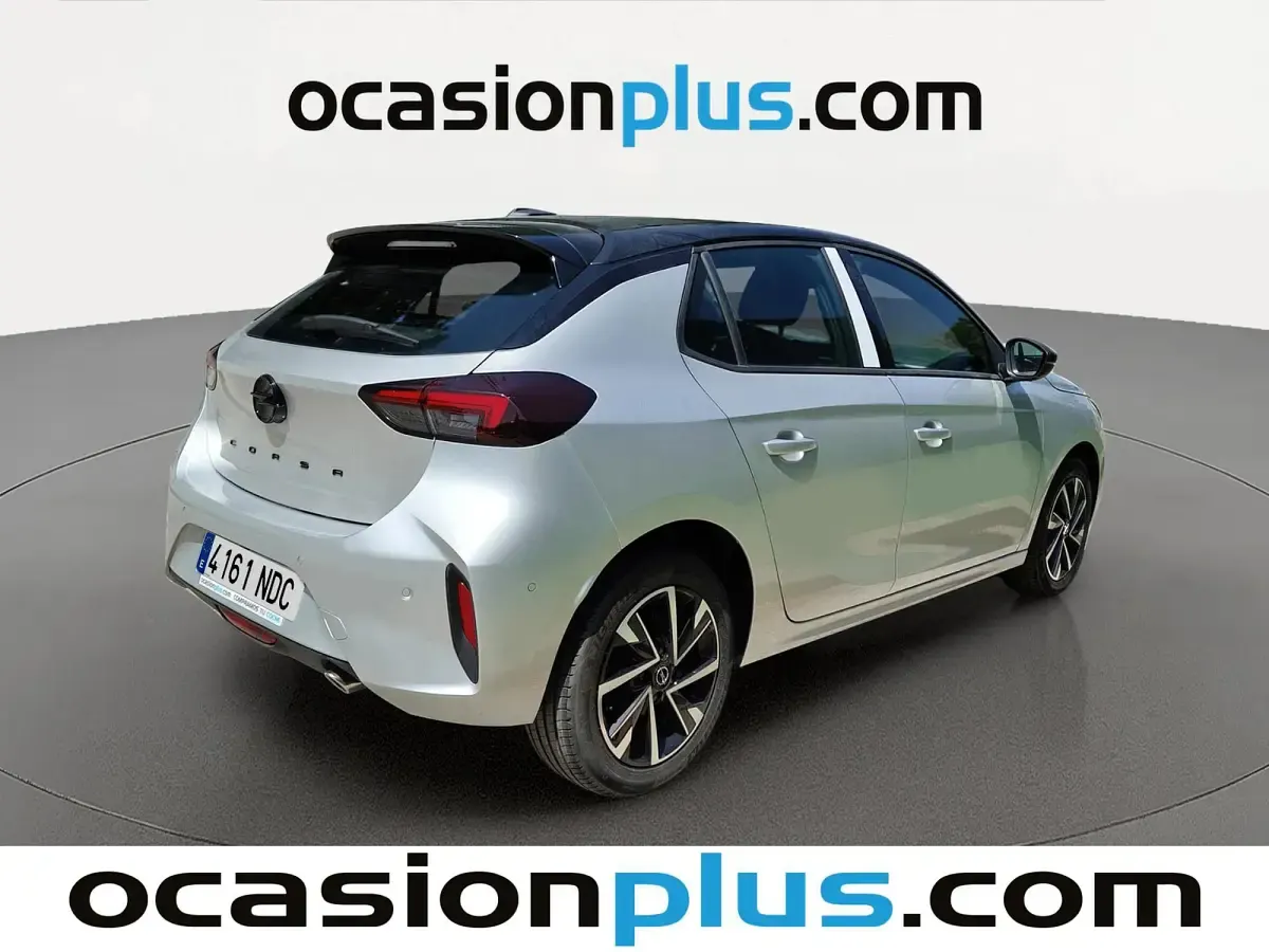 Usado Opel Corsa 100 CV (73 kW) 2025 Gris Utilitario