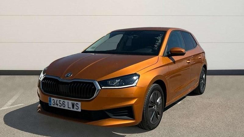 Usado Skoda Fabia Ambition 110 CV (80 kW) 2022 Naranja Utilitario