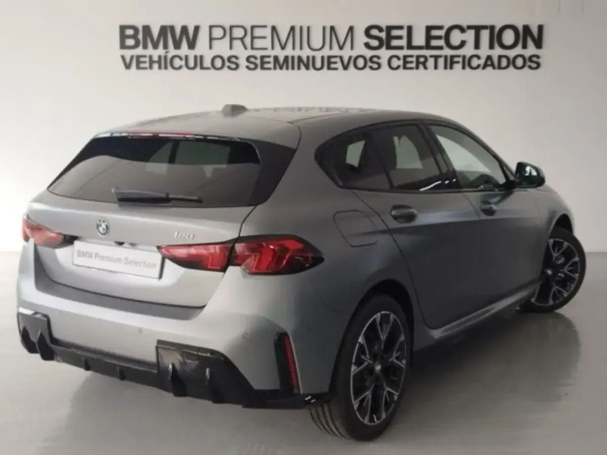 Usado BMW 120 Comfort Edition 170 CV (125 kW) 2026 Gris Utilitario