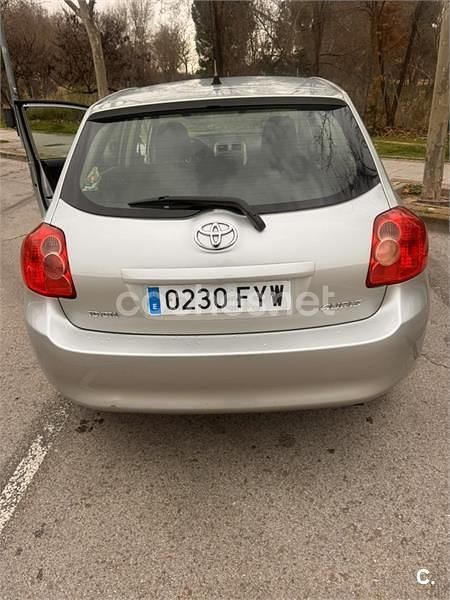 Usado Toyota Auris Luna 126 CV (92 kW) 2007 Gris / plata Utilitario