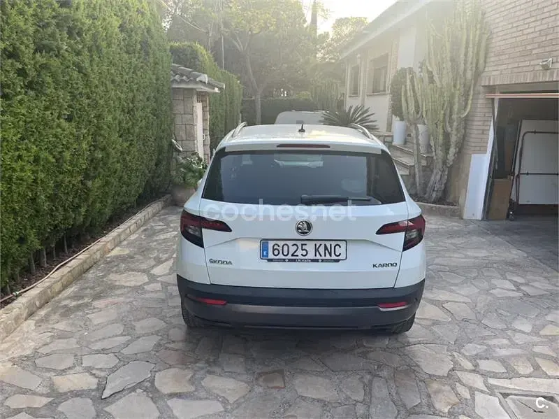 Usado Skoda Karoq Ambition 150 CV (110 kW) 2018 Blanco SUV