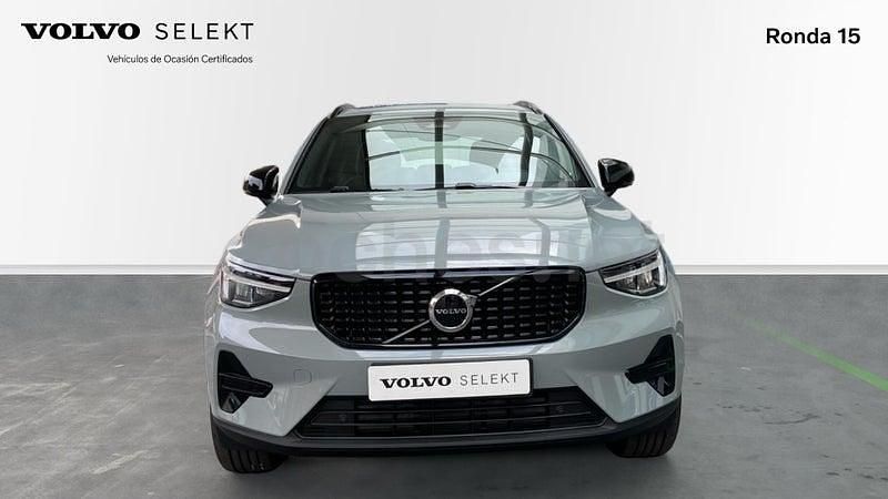 Nuevo Volvo XC40 Plus 163 CV (119 kW) 2025 Gris / plata SUV