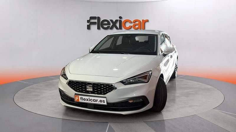 Usado Seat Leon XCELLENCE 150 CV (110 kW) 2021 Blanco Berlina