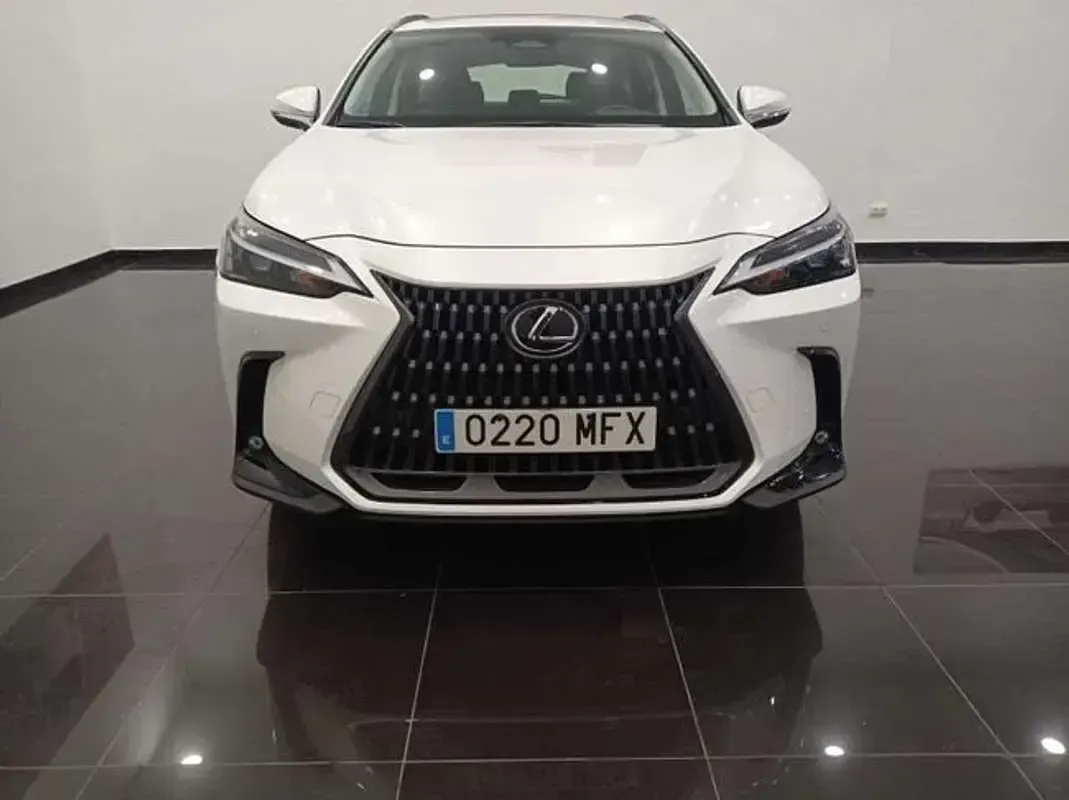 Usado Lexus NX350h Business Edition 242 CV (177 kW) 2024 Blanco SUV