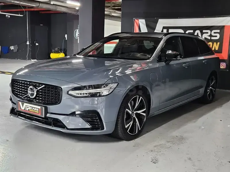 Usado Volvo V90 R-Design 340 CV (250 kW) 2021 Gris / plata Familiar