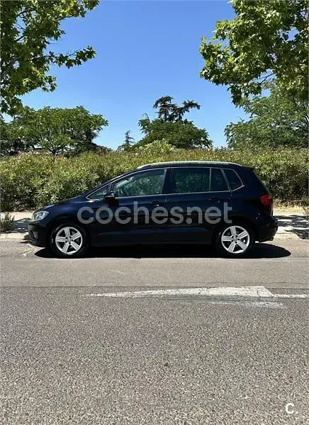 Usado VW Golf Sportsvan Advance 125 CV (91 kW) 2017 Negro Monovolumen