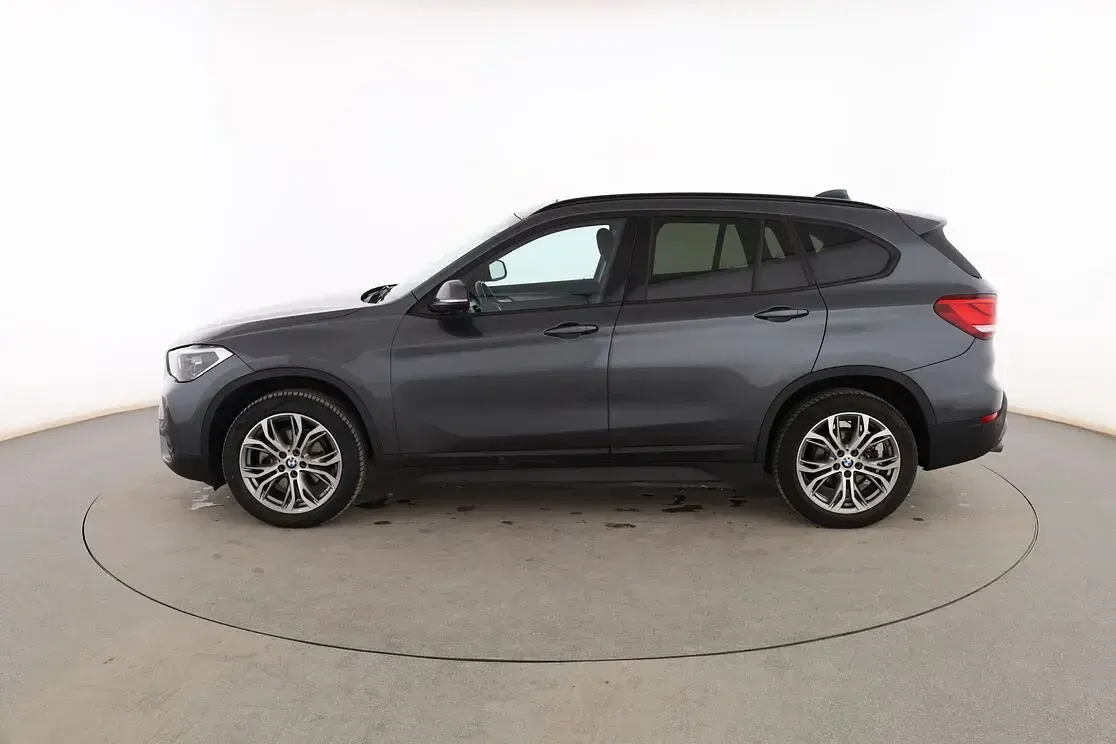 Usado BMW X1 Advantage 140 CV (102 kW) 2021 Gris SUV