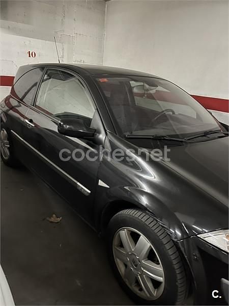 Usado Renault Mégane II Dynamique 120 CV (88 kW) 2004 Negro Berlina