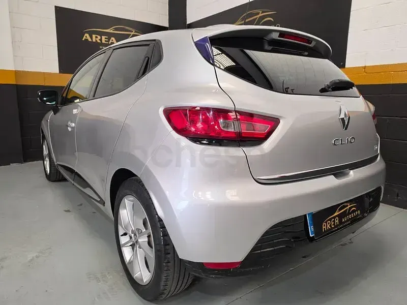 Usado Renault Clio IV LIMITED 95 CV (69 kW) 2016 Gris / plata Berlina