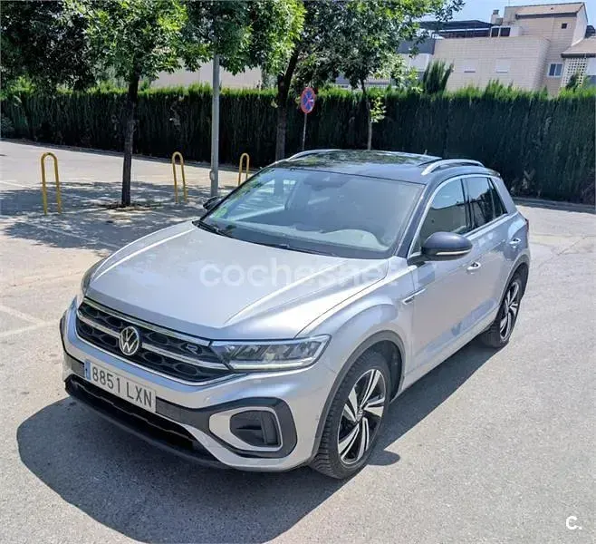Usado VW T-Roc R-line 150 CV (110 kW) 2022 Gris / plata SUV