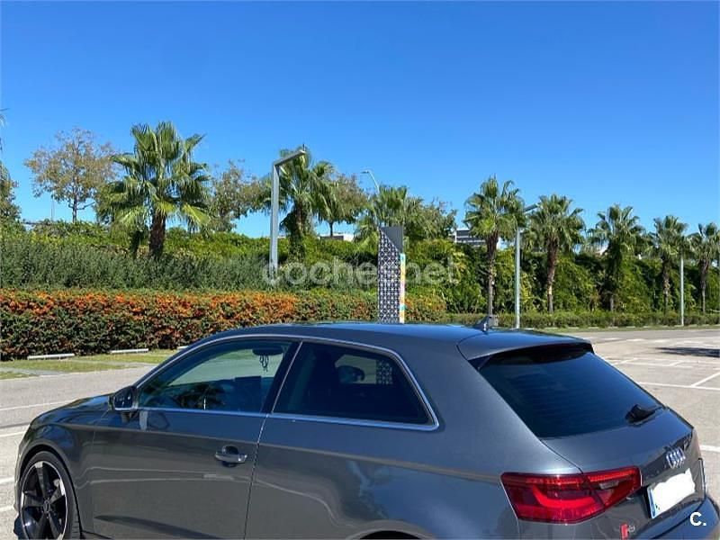 Usado Audi A3 105 CV (77 kW) 2014 Gris / plata Berlina