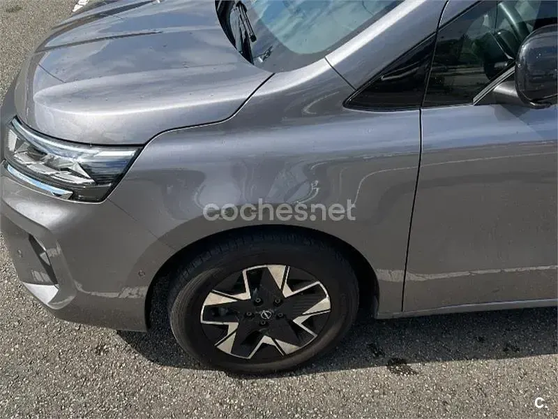 Usado Nissan Townstar N-Connecta 130 CV (95 kW) 2022 Gris / plata Monovolumen
