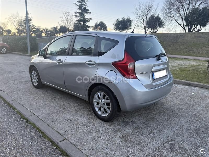 Usado Nissan Note Acenta 90 CV (66 kW) 2014 Gris / plata Utilitario