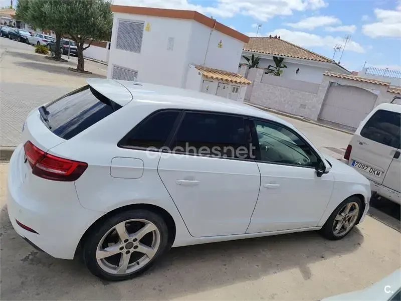 Usado Audi A3 Sport 110 CV (80 kW) 2017 Blanco Berlina