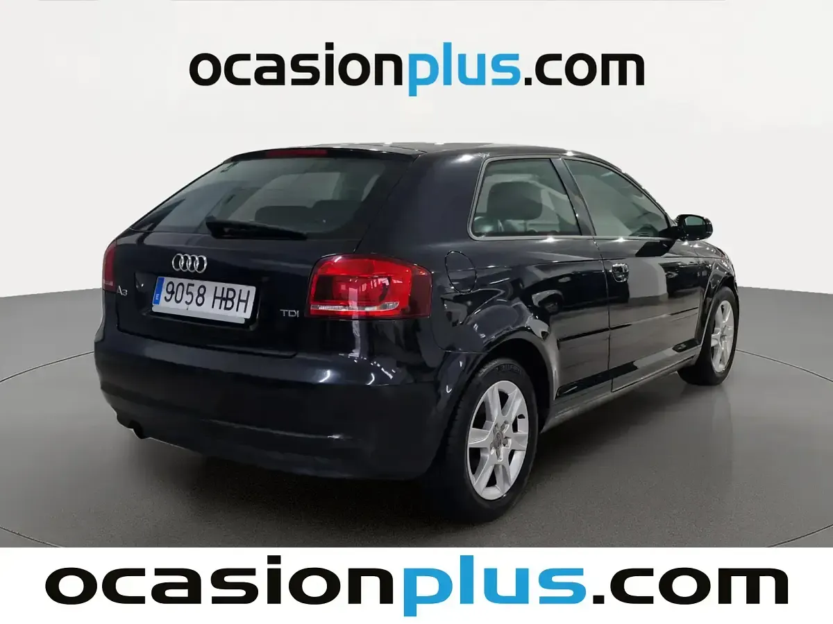 Usado Audi A3 Attraction 105 CV (77 kW) 2011 Negro Utilitario