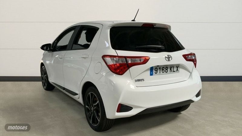 Usado Toyota Yaris 111 CV (81 kW) 2018 Blanco Utilitario