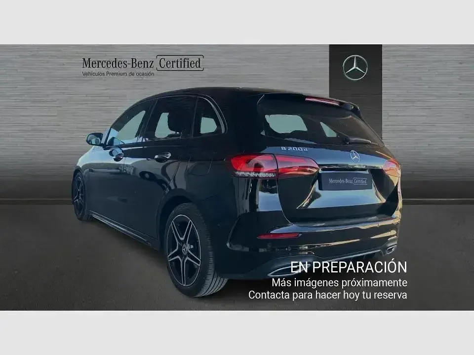 Usado Mercedes B200 150 CV (110 kW) 2022 Negro Utilitario