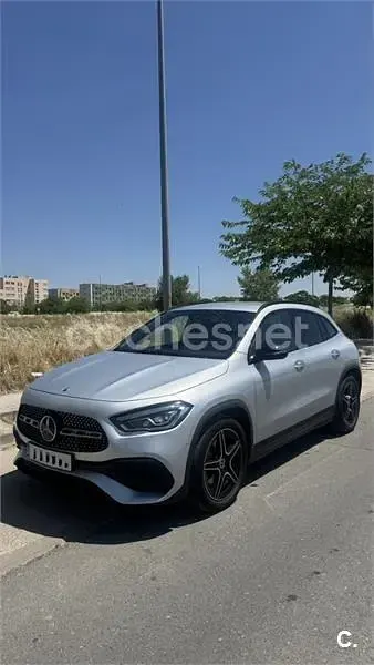 Usado Mercedes GLA200 150 CV (110 kW) 2023 Gris / plata SUV