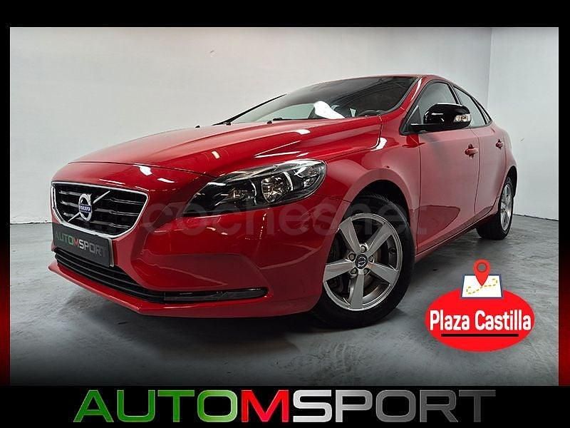 Usado Volvo V40 Momentum 120 CV (88 kW) 2016 Rojo Berlina