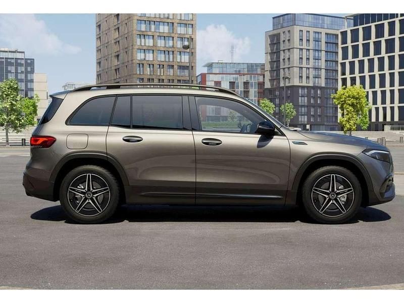 Usado Mercedes EQB300 AMG line 169 kW (231 CV) 2022 Gris SUV