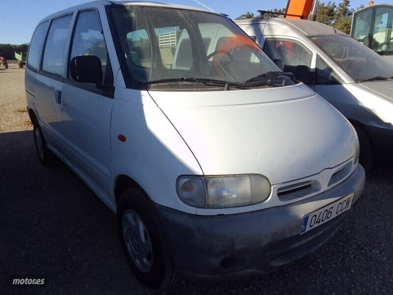Usado Nissan Serena 75 CV (55 kW) 2002 Blanco Monovolumen