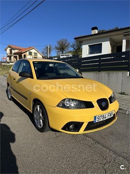 Amarillo Usado 2007 Seat Ibiza Berlina | 2600 € (Buen precio) - Imagen 1/4