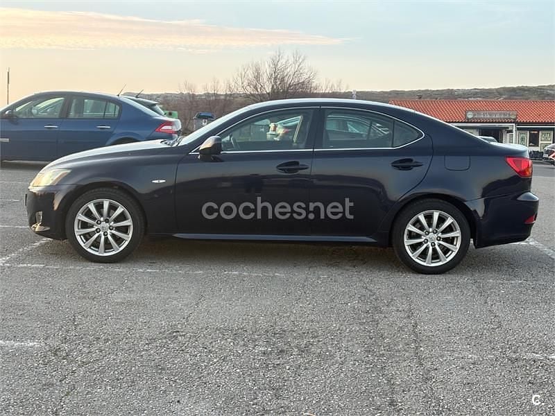 Usado Lexus IS220d President Line 177 CV (130 kW) 2008 Azul Berlina