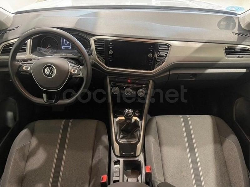 Usado VW T-Roc Advance 115 CV (84 kW) 2021 Gris / plata SUV