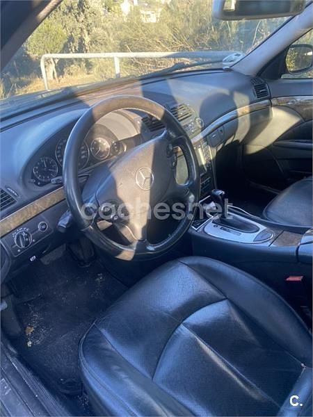 Usado Mercedes E220 Avantgarde 150 CV (110 kW) 2006 Negro Familiar